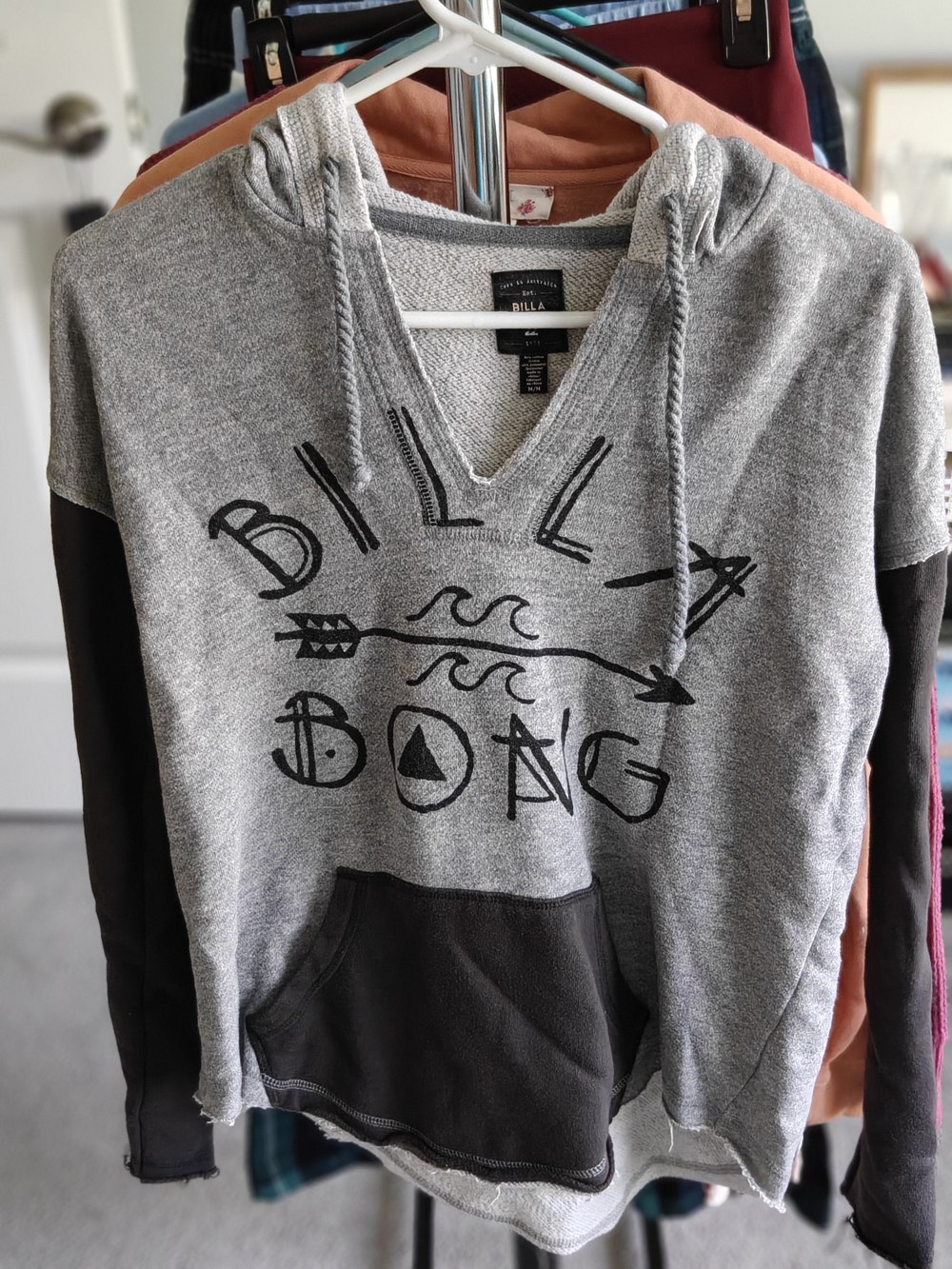 Billabong Gray V-Neck Pullover with Black Sleeves